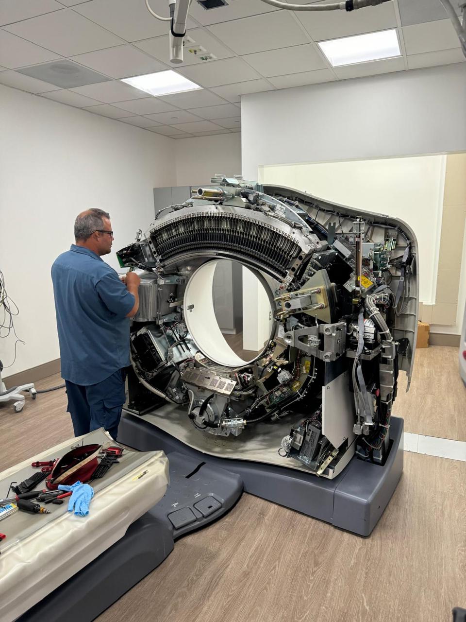 Independent field service on a medical imaging system.